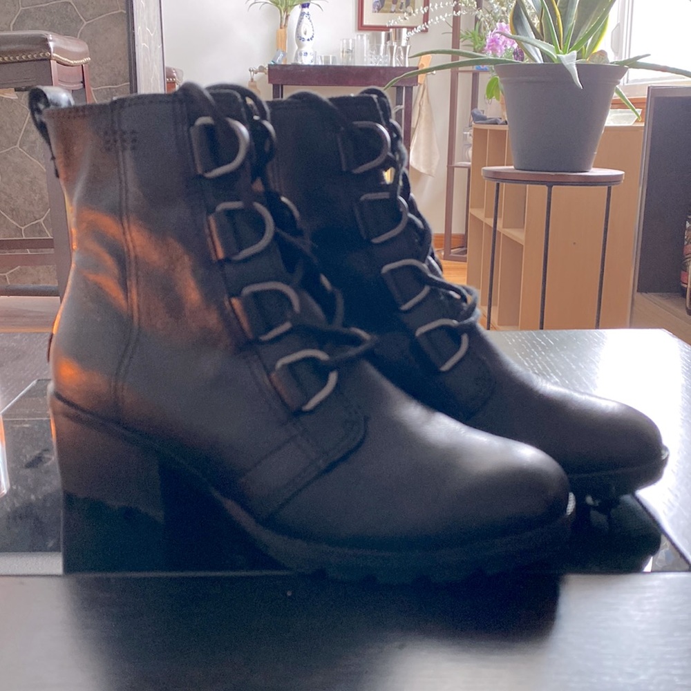 Sorel women’s boot.